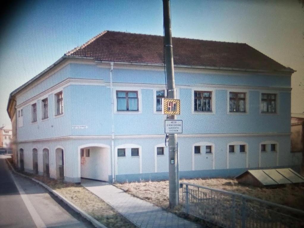 Mesto Touskov Penzion U Nahonu מראה חיצוני תמונה